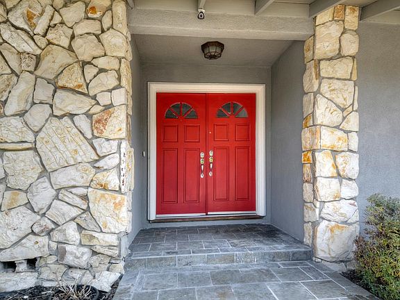 4th image of 100 Westhill Dr