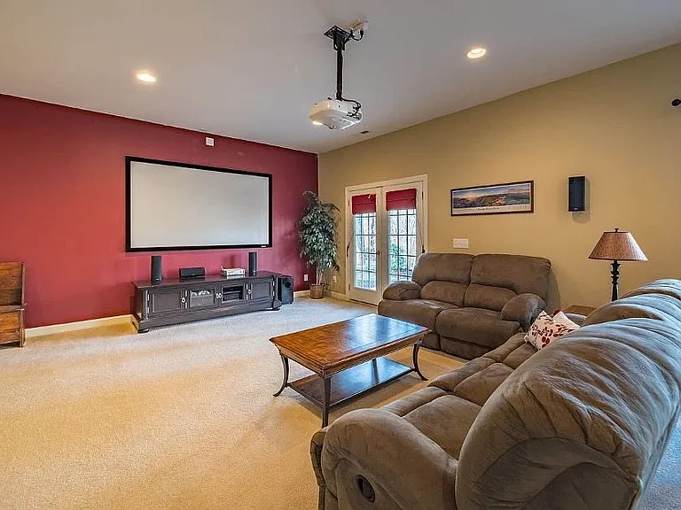310 Hogan Woods Cir — Photo 19