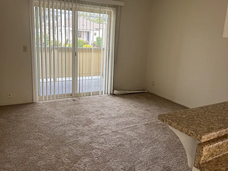 301 Van Buren St #19 — Photo 4