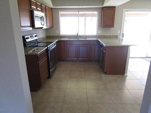 5th image of 17213 N 36th Dr