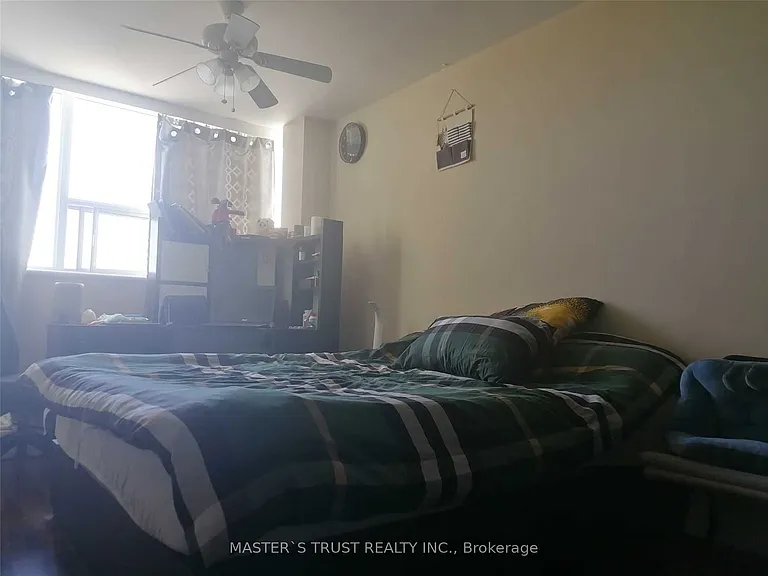 530 Lolita Gdns #1210 — Photo 6