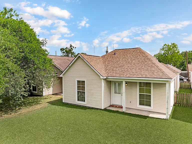 3437 Myrtle Grove Dr — Photo 2