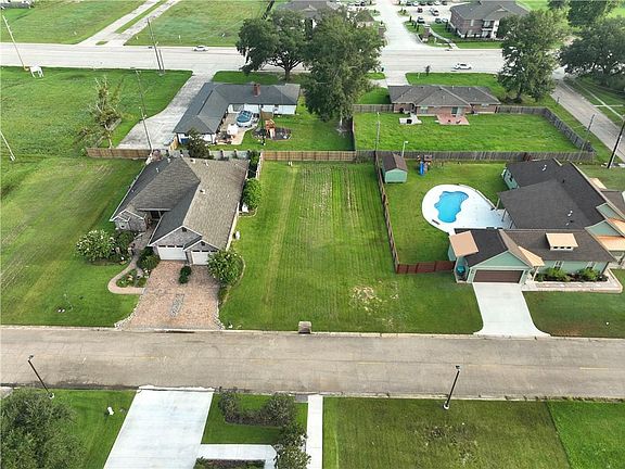 3rd image of 1008 General Jackson Dr