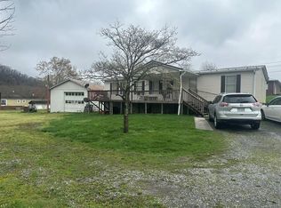 181 Davis Ln, Raven, VA 24639