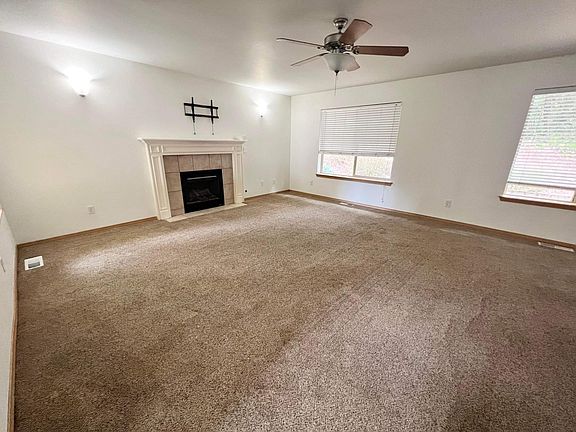 2nd image of 3744 SE Lovell St