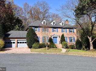 4148 Round Hill Rd, Arlington, VA 22207