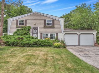 18 Ivy League Ln, Stony Brook, NY 11790