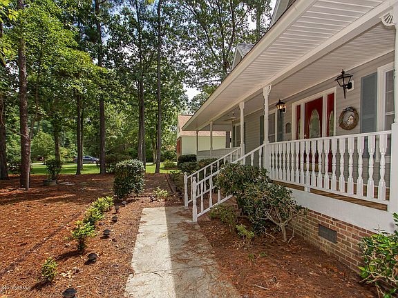 4th image of 130 Country Club Drive SW