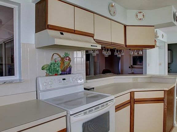 5th image of 457 Sweetwater Way