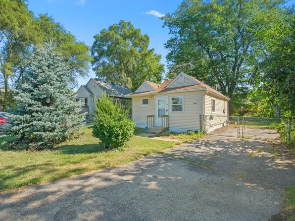 1423 Melrose Ave, Round Lake Beach, IL 60073