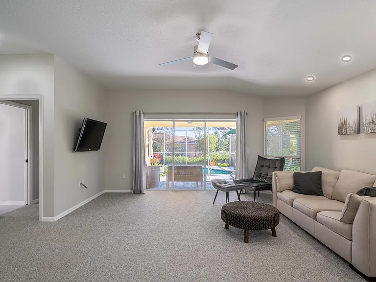 2209 N Brentwood Cir — Photo 11