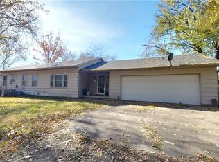 207 E Melvin St, Arma, KS 66712