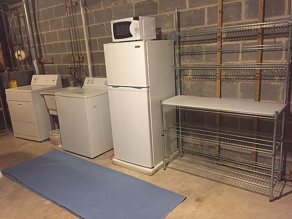 Kitchenette & Laundry