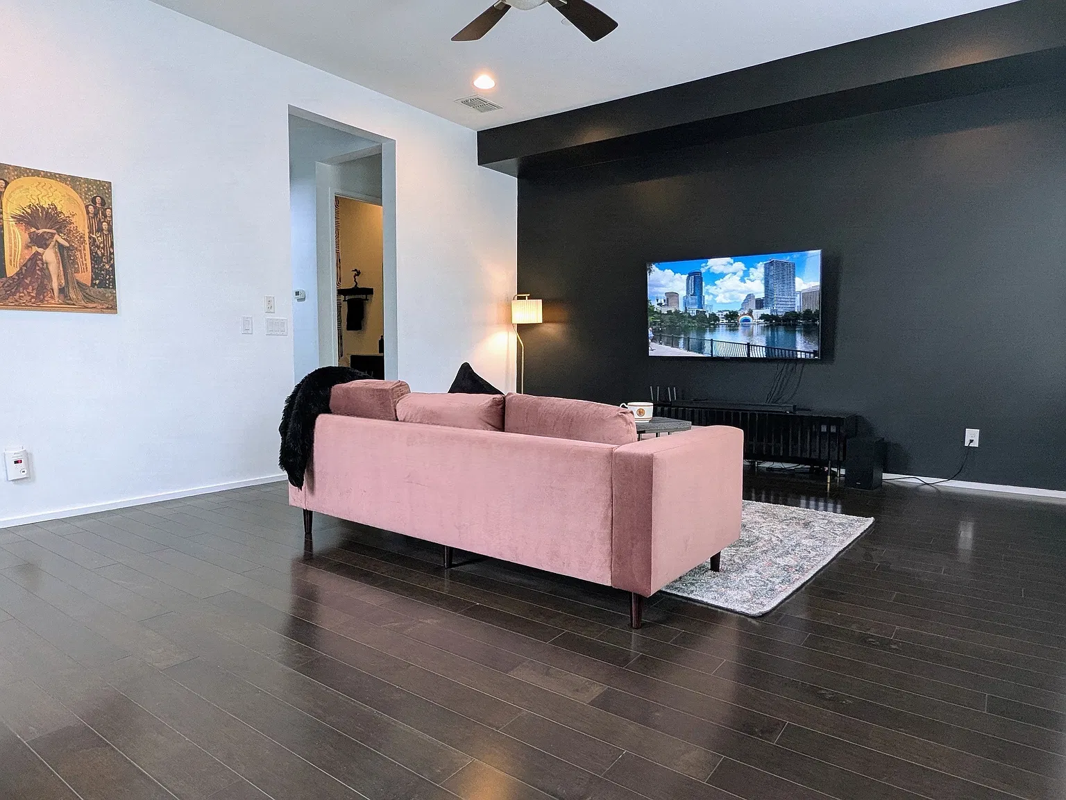 4 bed, 3.5 bath, 2300 sqft, $4,300 — Photo 4