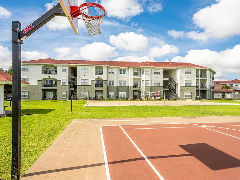 Baypoint Apartments — Photo 45