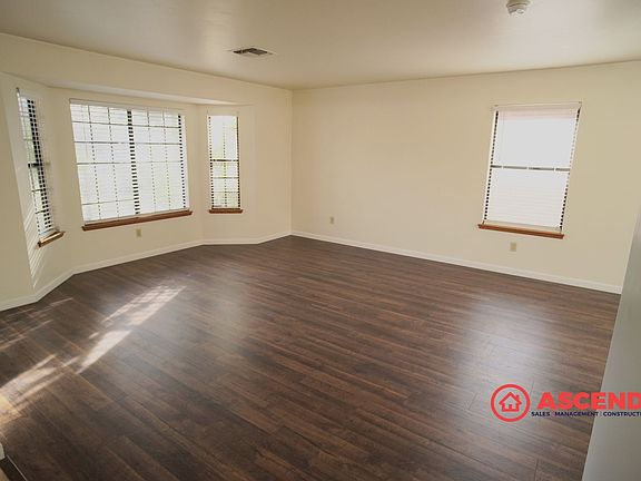 4th image of 7504 Feather River Dr