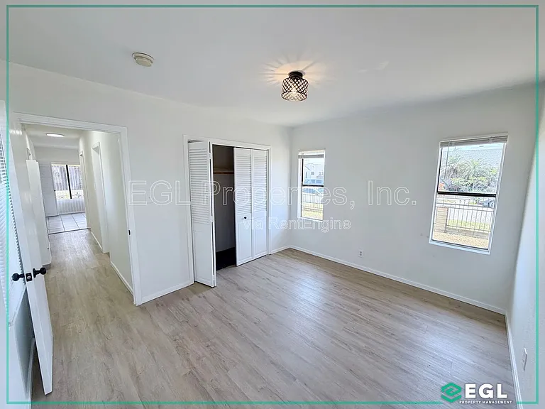 2822 12th Ave — Photo 8