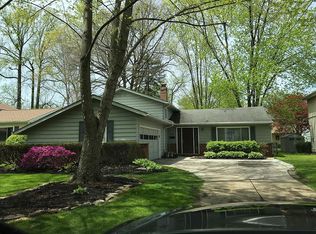6560 Forest Glen Ave, Solon, OH 44139