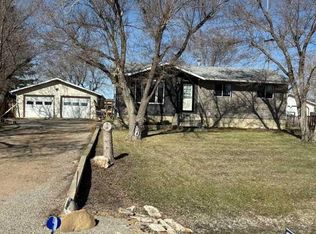 10 E Main St, Munson, AB T0J2C0