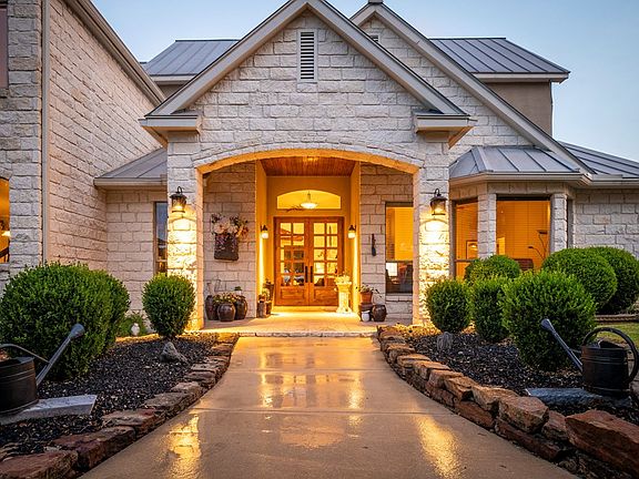2nd image of 185 Shimmering Shore Ct