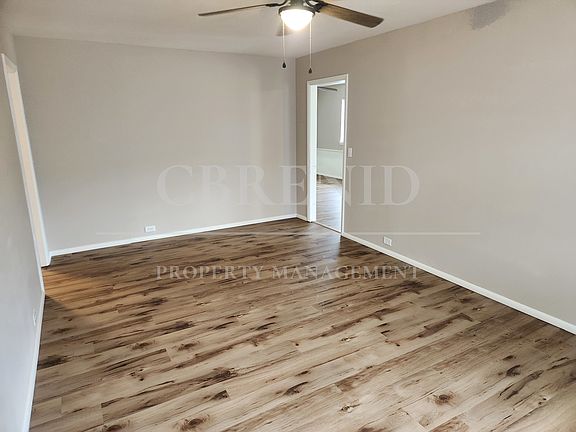 3rd image of 121 S Jane Ln