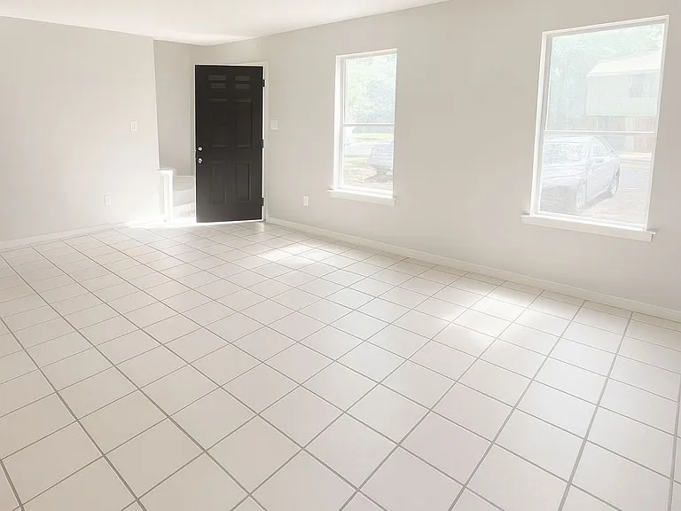 3046 Saint Croix Pl — Photo 2