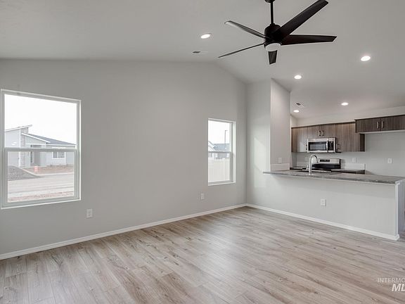5th image of 4223 Lamar St