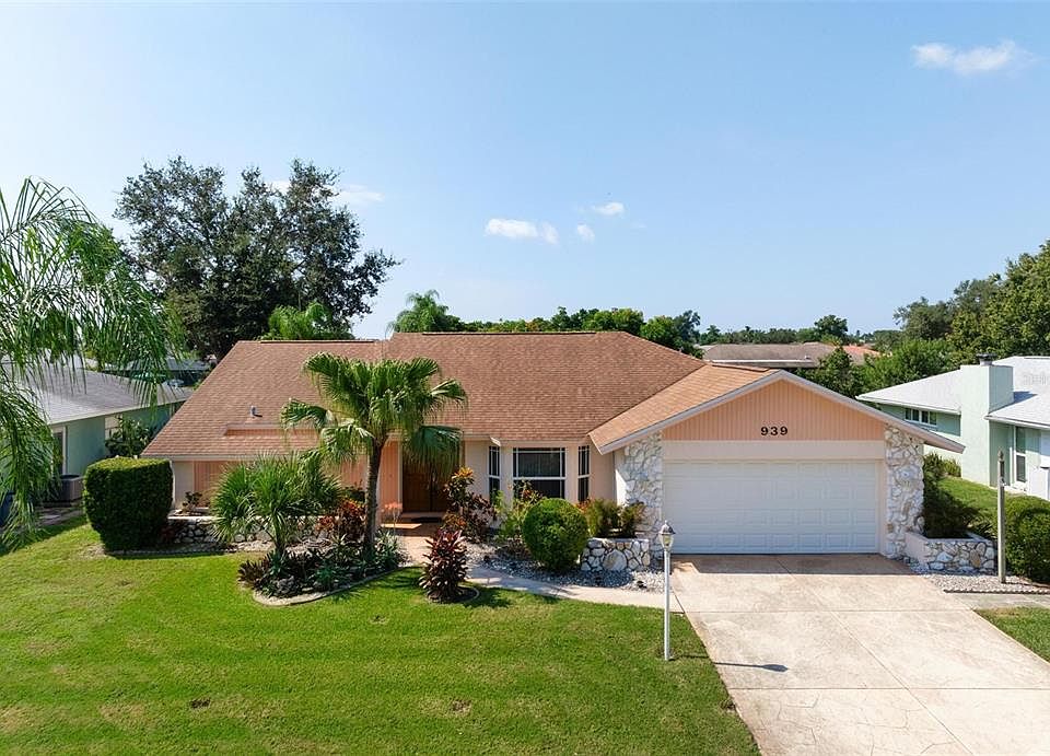 1st image of 939 E Kathy Ct