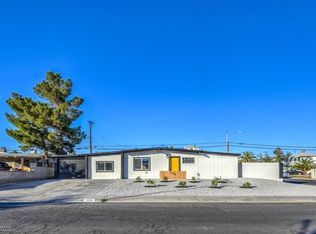 2084 Golden Arrow Dr, Las Vegas, NV 89169