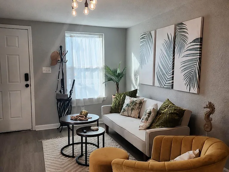 4517 Avenue K — Photo 6