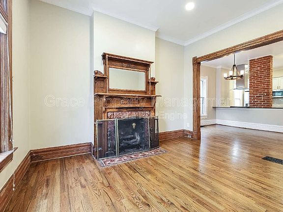 3rd image of 212 W Irvington Pl