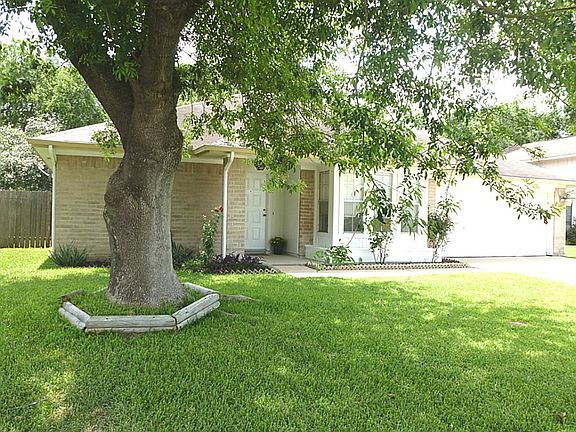 3rd image of 4839 Cairnvillage St