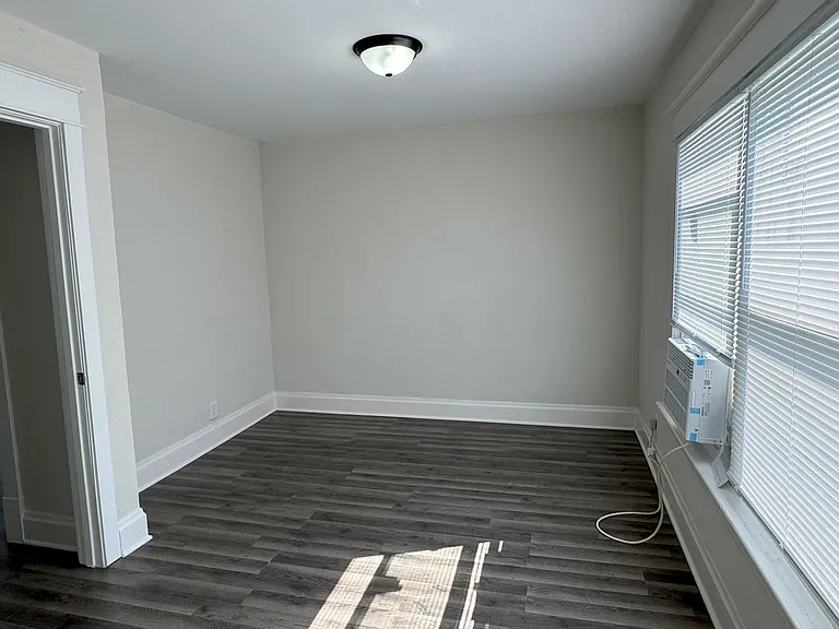 6435 21st Ave — Photo 12