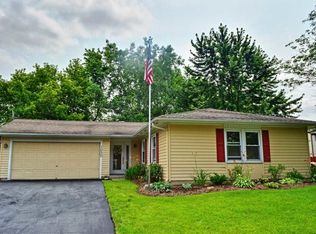 1630 Sycamore Ln, Aurora, IL 60504