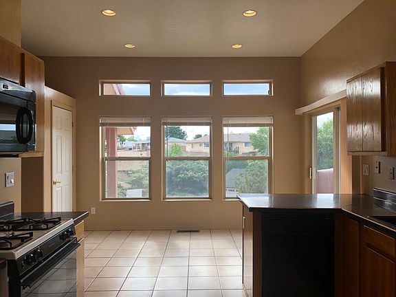 4429Sheridan_Kitchen_04262021