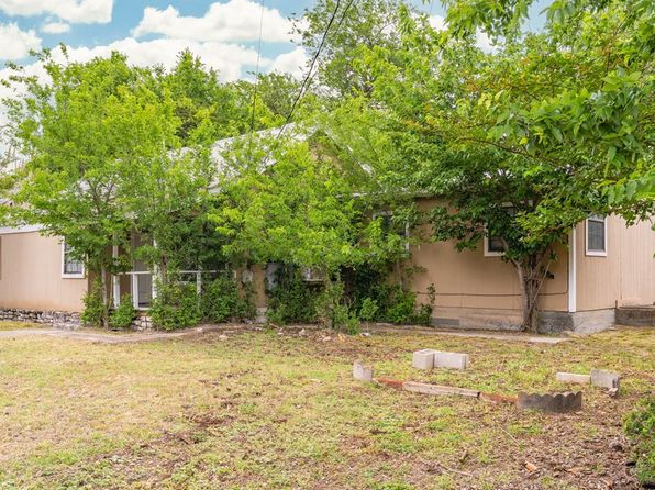 102 McFarland St, Kerrville, TX 78028