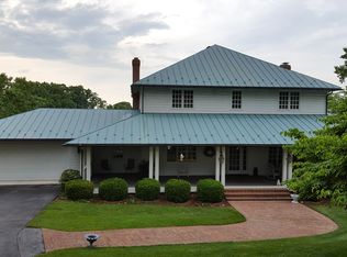 325 Upland Shores Dr, Penhook, VA 24137
