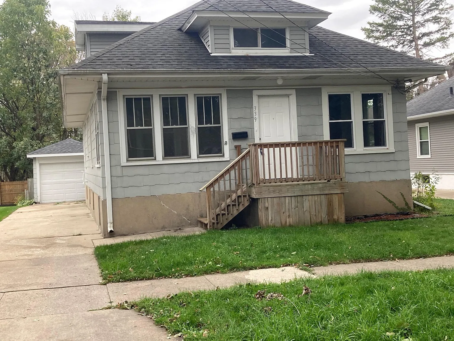 339 Elm St photo 1