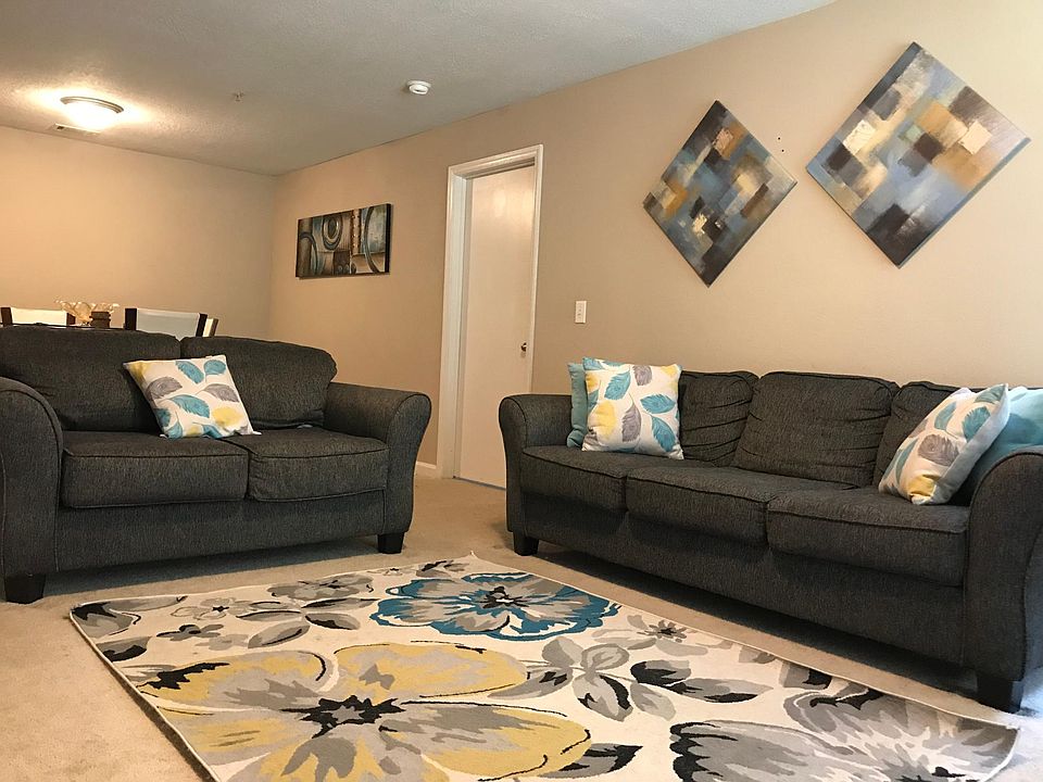 1st image of 823 Southpoint Crossing Dr