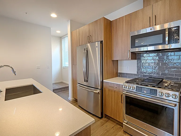8025 15th Ave NW — Photo 1