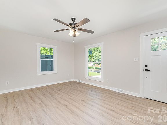 4th image of 6557 Cove Creek Dr