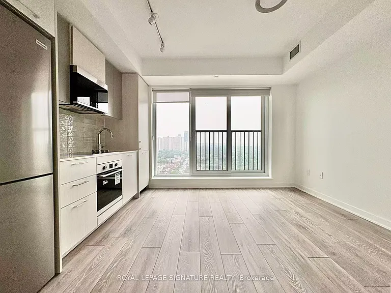 10 Oak St #2110 — Photo 2
