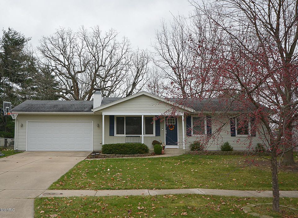1st image of 5775 Newhaven Dr