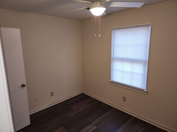 4th image of 505 Exchange Ln #D