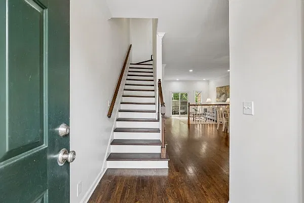 2 bed, 2.5 bath, 1456 sqft, $1,800 — Photo 3