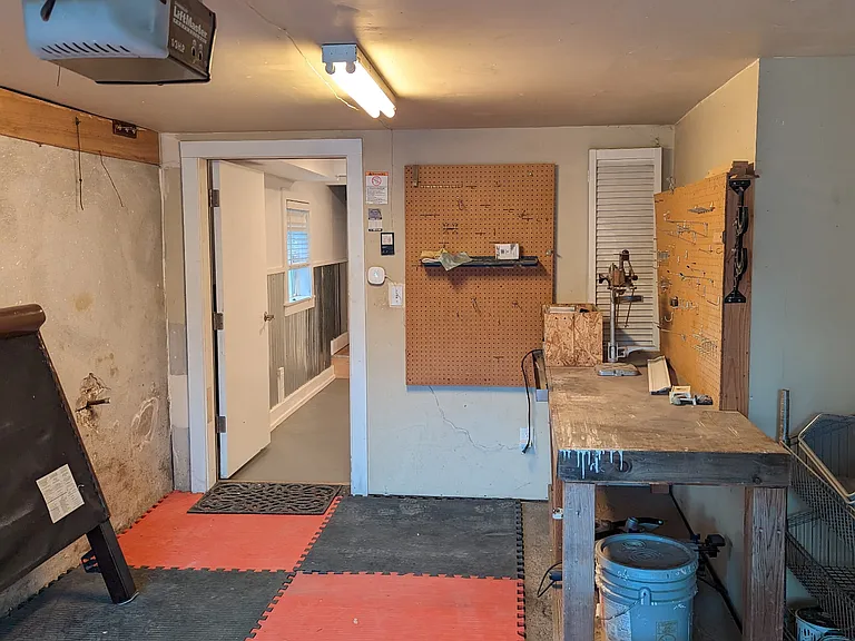 710 N 86th St — Photo 26