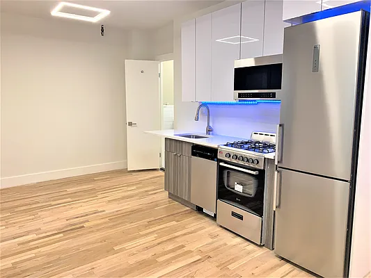 Rented by Sterling Holdings | media 10