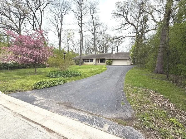 980 Mellody Rd, Lake Forest, IL 60045