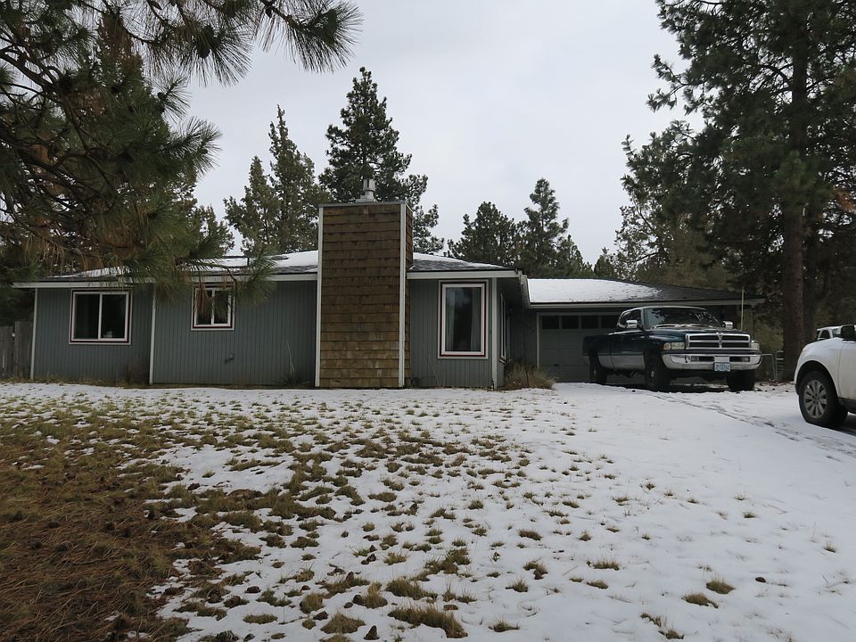Front yard & driveway