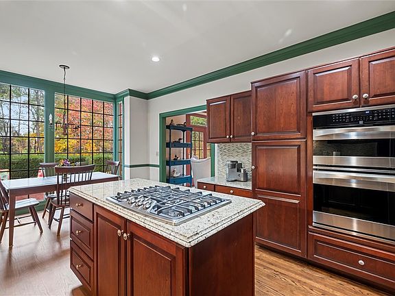 5th image of 124 Woodland Dr